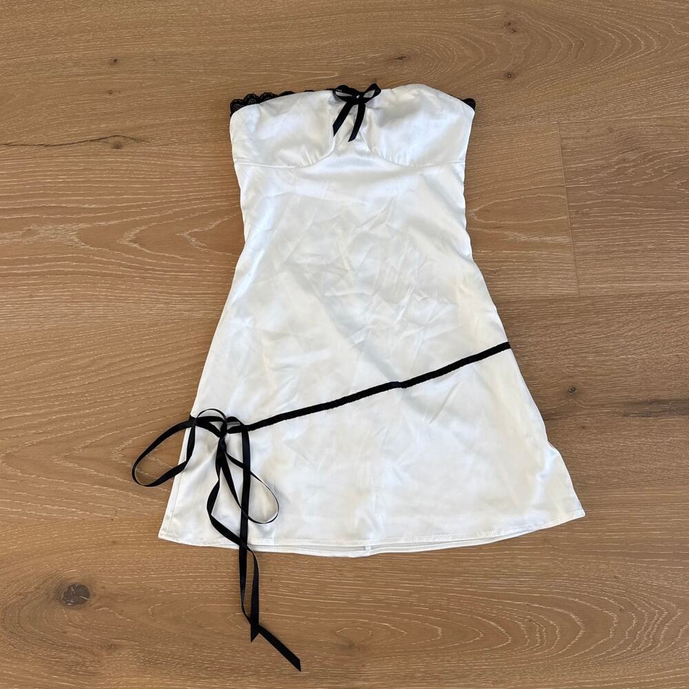 Peppermayo Mini Dress Strapless Satin Thea Size XXS in White Black